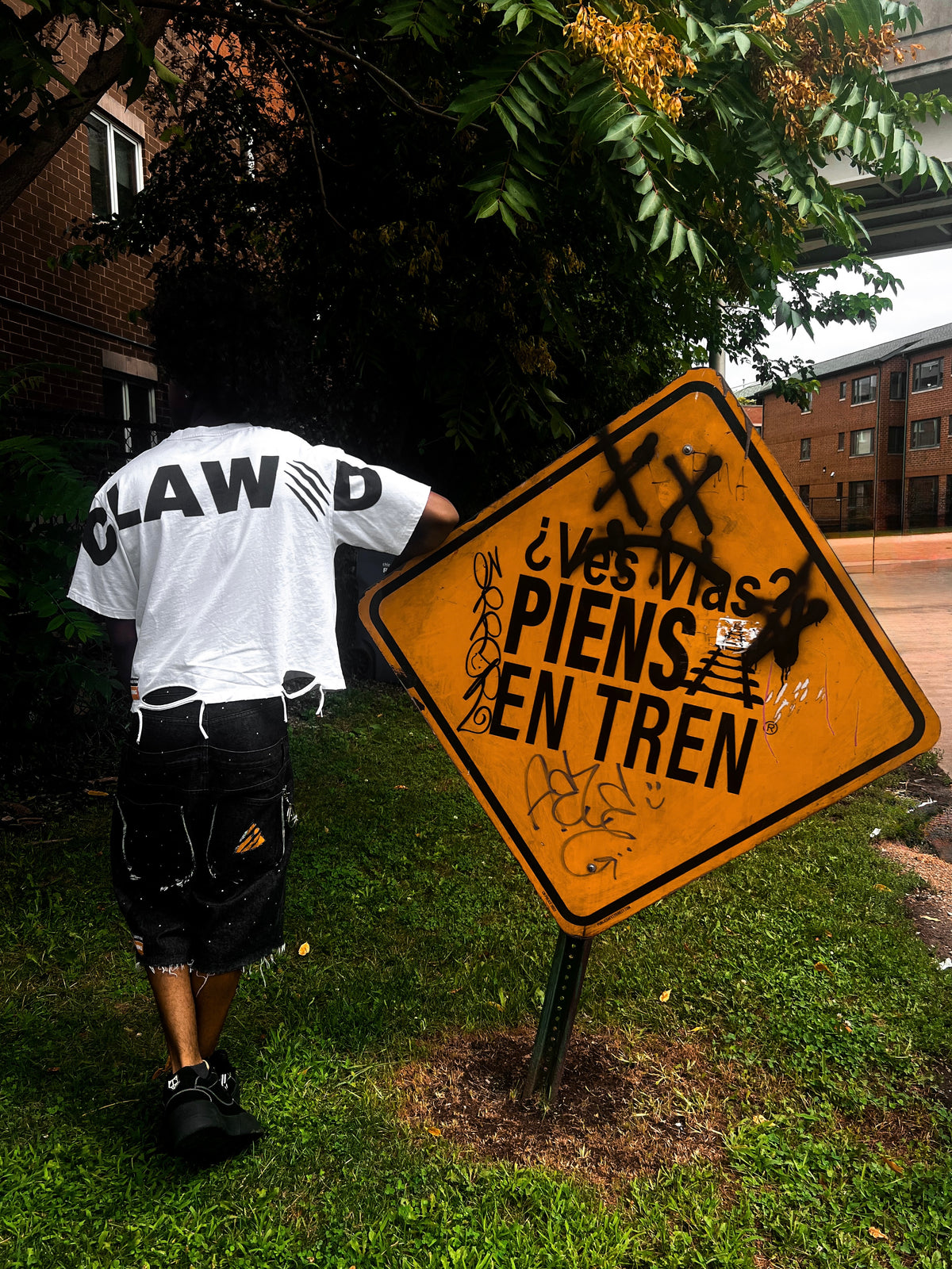 Distressed DND Tee